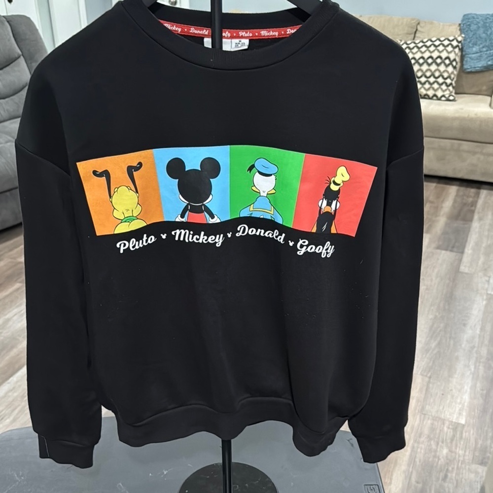 Disney Crewneck Black Sweater with Mickey Mouse Design - Picture 1 of 5